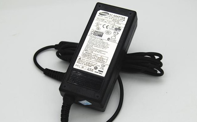 注意事項(xiàng)1：充滿電后拔掉電源！